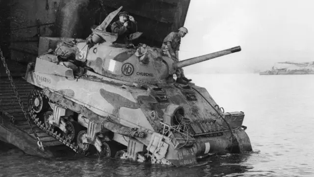 Британский танк на Сицилии (октябрь 1943 года)