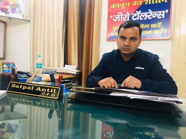 ముజఫర్‌నగర్‌ పోలీసు సూపరింటెండెంట్ సత్పాల్ అంతిల్