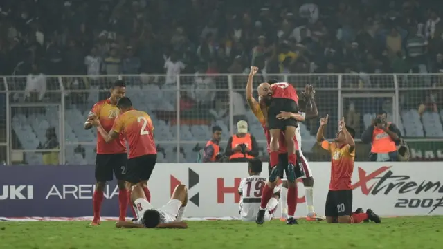 Los jugadores del East Bengal celebran la victoria.