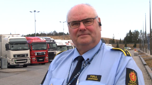 Офицер новежской таможни Кристен Хойбергет