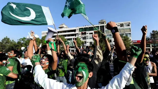 پاکستانی کرکٹ شائیقین