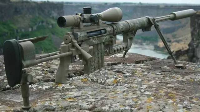 Ogzida katta xorozlar bilan qattiq sikish (kesilgan)