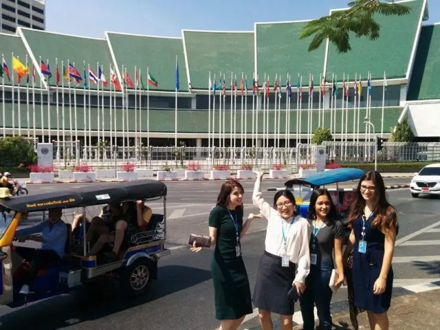 ลอเรน เอเวอรี่กับเพื่อนร่วมงานที่ยูเอ็น