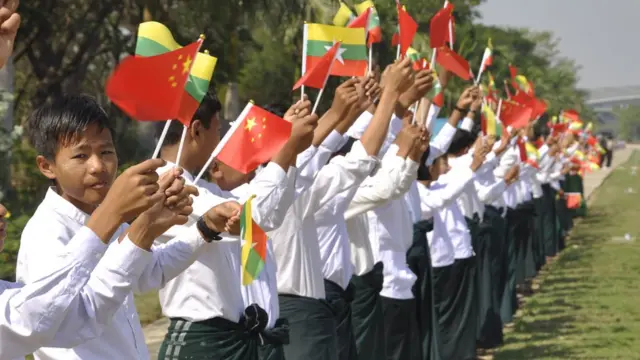 သမ္မတ ရှီကျင့်ဖျင်ကို နေပြည်တော်မှာ ကြိုဆိုခဲ့