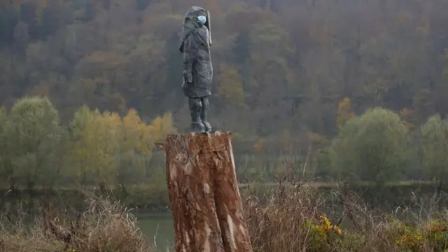 Taallada labada ee Melania