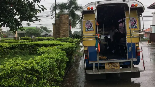 รถสองแถว ถ้ำหลวง