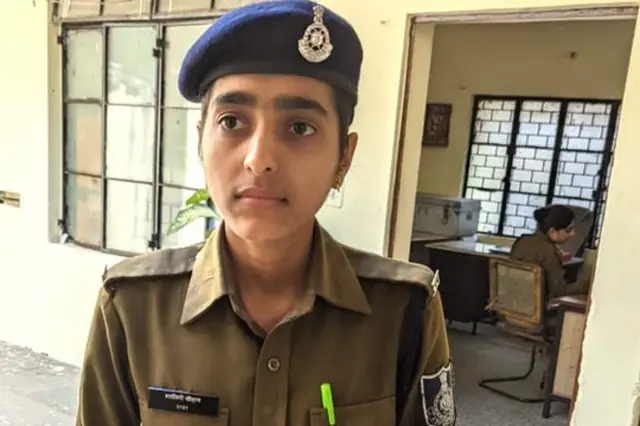 INDOR LADY COP RAGGING