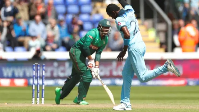 सौम्य सरकार और जोफ़्रा आर्चर