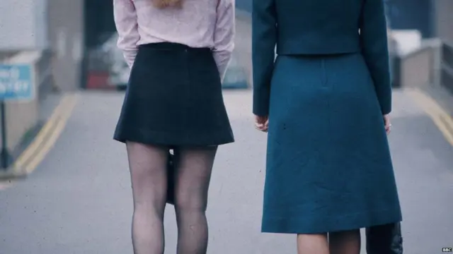 छोटी स्कर्ट