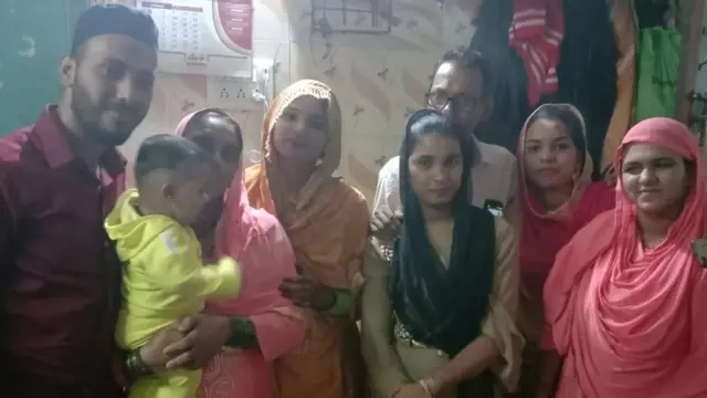 యాస్మిన్ కుటుంబం