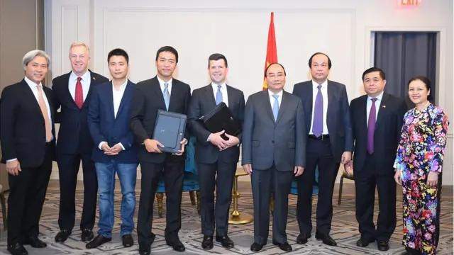 Thủ tướng Nguyễn Xuân Phúc gặp ông Robert H. McCooey Jr. Phó Chủ tịch NASDAQ hôm 29/5.