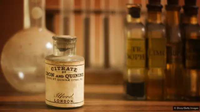 వలస రాజ్యాలలో సైన్యాన్ని కాపాడుకునేందుకు బ్రిటీష్ ప్రభుత్వం సించోనా మొక్క బెరడును విస్తృతంగా దిగుమతి చేసుకునేది