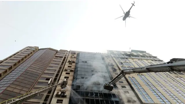 এত বড় একটি ভবনে অগ্নিনিরাপত্তার কোন উপযুক্ত ব্যবস্থা ছিল না।