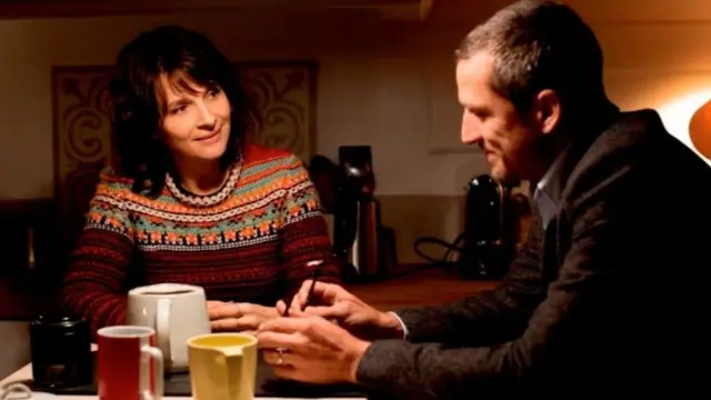 В главных ролях в фильме "Нон-фикшн" Жюльетт Бинош и Гийом Кане