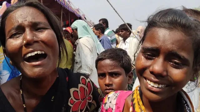 మృతుల కుటుంబాలు