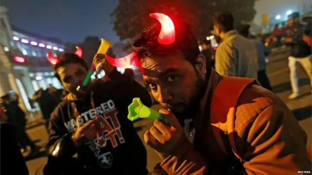 દિલ્હીમાં લોકોએ નવા વર્ષનું અલગ અંદાજમાં સ્વાગત કર્યું.