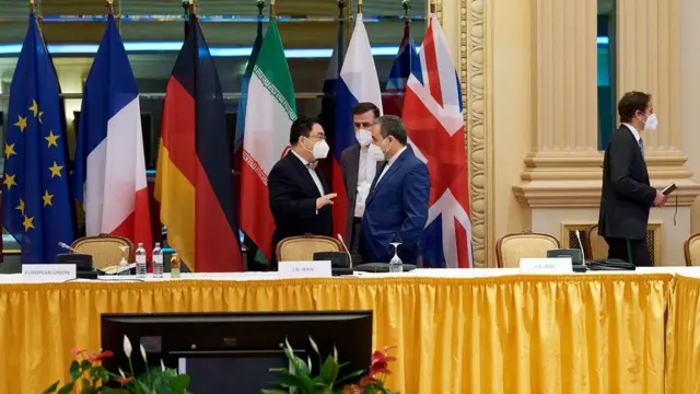 مذاکرات بین ایران و آمریکا به طور غیرمستقیم و عمدتا به واسطه چین و روسیه انجام می شود