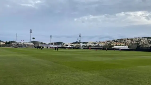 क्रिकेट मैदान