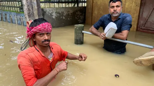 सिलचर में बाढ़ की स्थिति