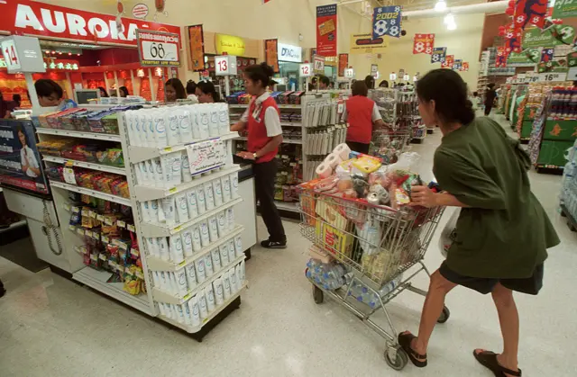 คนซื้อของในห้าง