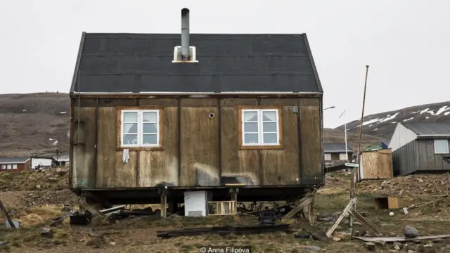 गायब होता एक गांव