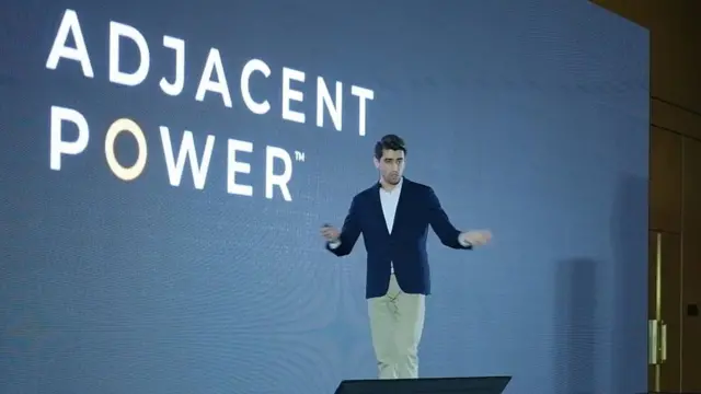 Беҳруз Ҳамзаев Adjecent Power тақдимотида.
