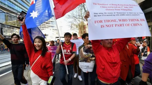 ऑस्ट्रेलिया में चीनी सरकार समर्थन में हुए प्रदर्शन