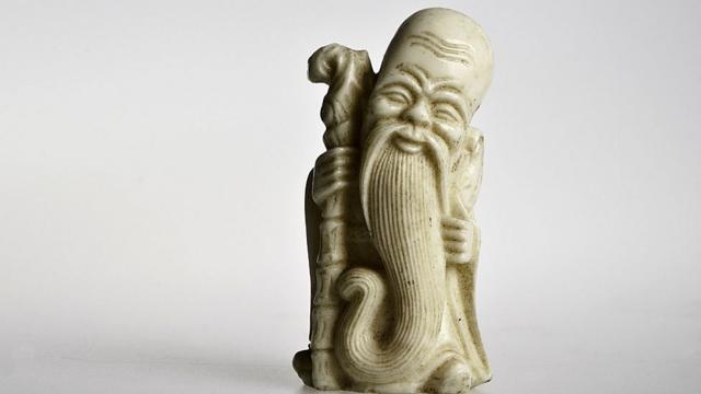 Figura de mármol de Confucio
