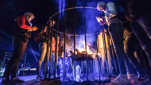 Festivaalii muuziqaa Tuniiziyaatti Sanbata 16, 2019 qophaa'erratti namoonni ibiddatti naanna'anii jiru