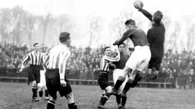 ليزلي كان لاعبا ماهرا ومهاجما بارعا