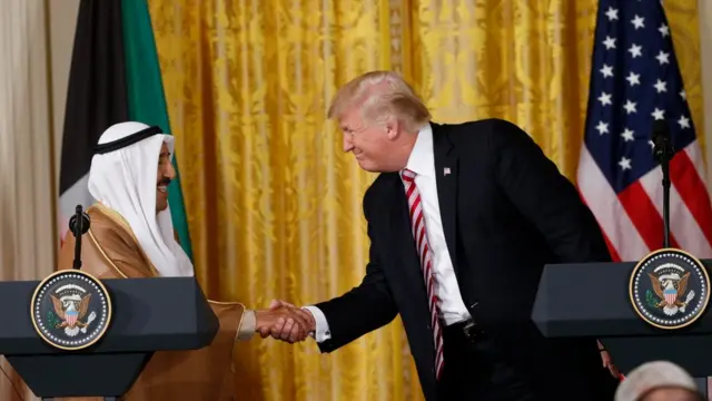 ترامپ راست و صباح احمد جابر صباح چپ در کنفرانس خبری