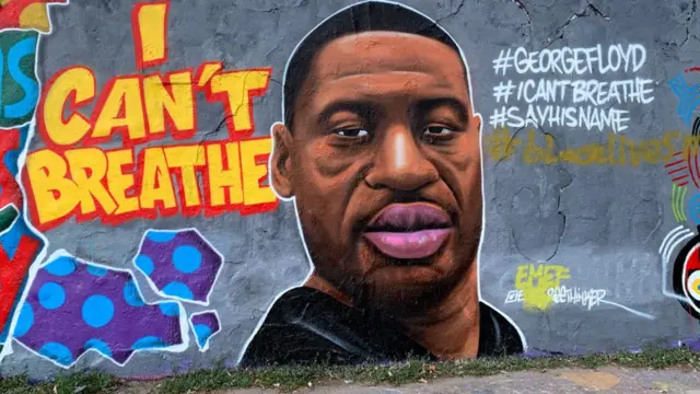 জর্জ ফ্লয়েড ও আই কান্ট ব্রিদ ব্যানার জার্মানির বার্লিনে