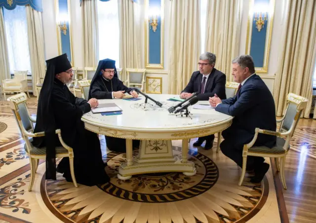 Организационно-правовыми вопросами подготовки Объединительного собора будут заниматься присланные Константинополем патриаршие экзархи