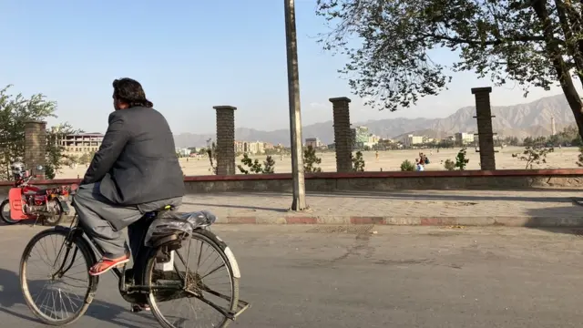 چمن حضوری باغ