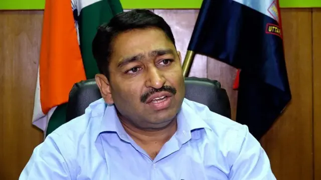 અશોક કુમાર, પોલીસ અધિકારી