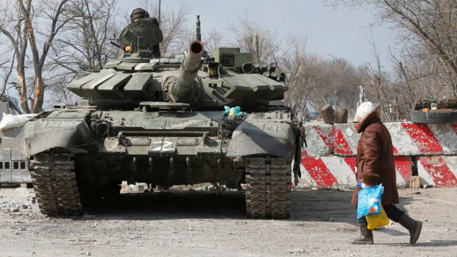 Российский танк в Мариуполе