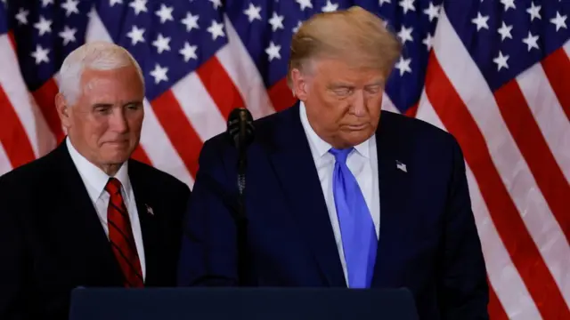 Presiden Trump (kanan) bersama Wapres Pence.