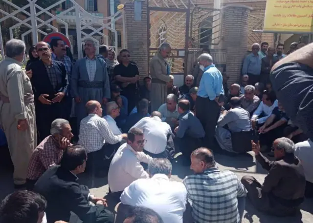 تجمع معلمان سقز