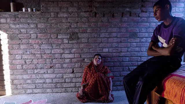 ఆత్మహత్య చేసుకున్న రైతు కుటుంబం