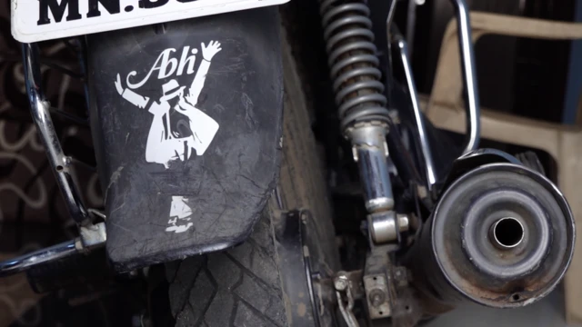 अभिषेक पाटीदार की मोटर साइकिल