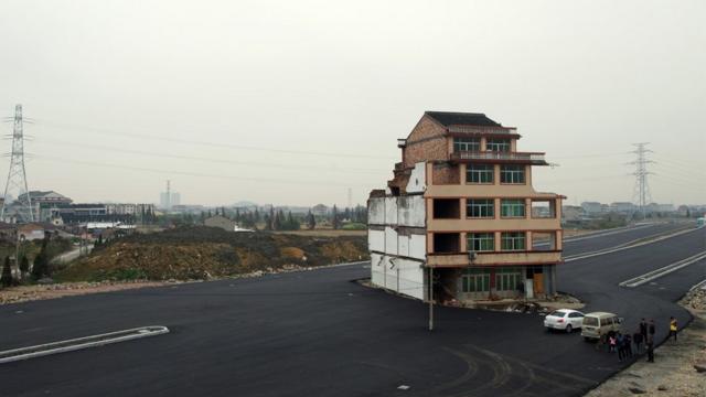 Дом-гвоздь в Китае