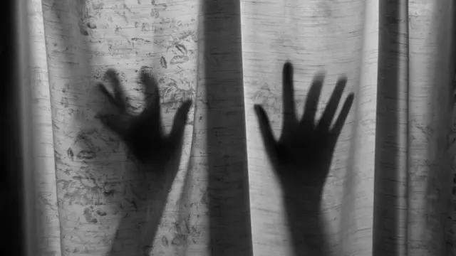 "பெற்ற மகளை 4 ஆண்டுகளாக பாலியல் வல்லுறவு செய்த தந்தை"