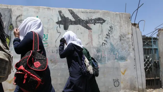 شعار علیه پهپاد آمریکایی