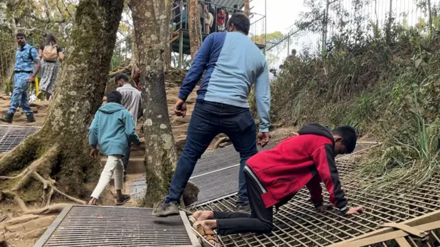 குணா குகை 