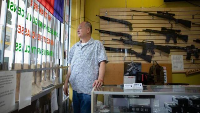 அமெரிக்க துப்பாக்கி நிறுவனங்களிடம் இழப்பீடு கோரும் மெக்சிகோ