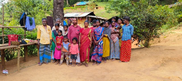 குடியரசு தினவிழாவில் பழங்குடியின தம்பதி