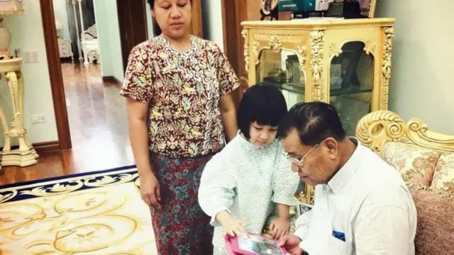 ခြောက်လုံးတန်း A1 မှာတွေ့ရတဲ့ အငြိမ်းစားဗိုလ်ချုပ်မှူးကြီးသန်းရွှေ