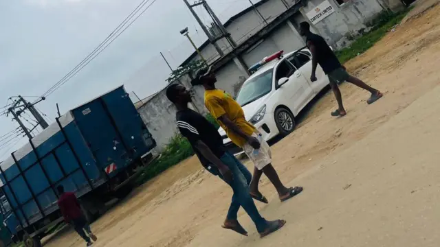 Aworan ọfiisi iléeṣẹ́ aládàáni Sumal 