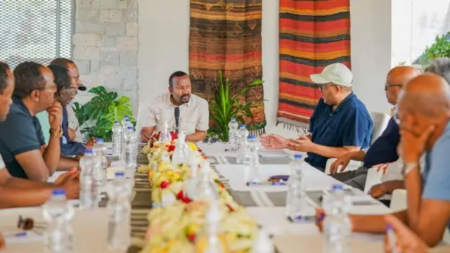 ጠቅላይ ሚኒስትር ዐቢይ ከፌደራሉና የትግራይ የሰላም ተደራዳሪዎች ጋር 