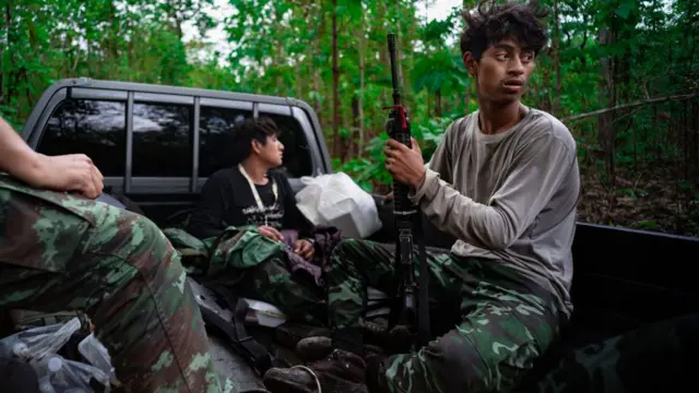 কায়াহ রাজ্যে স্থানীয় বিদ্রোহী গোষ্ঠী 